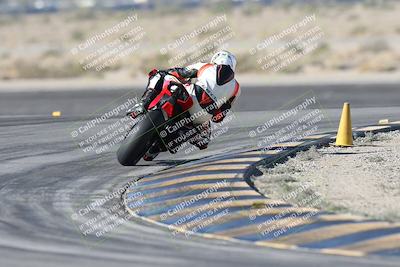 media/Dec-01-2025-Moto Forza (Mon) [[2daa91e15f]]/1-Advanced Group/Session 2 Turn 11 Backside/